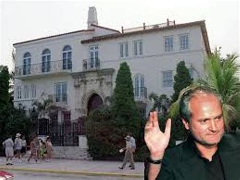 fun facts about gianni versace|where was Versace founded.